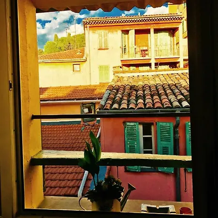 Apartament Modern Mansard Vieux-nice